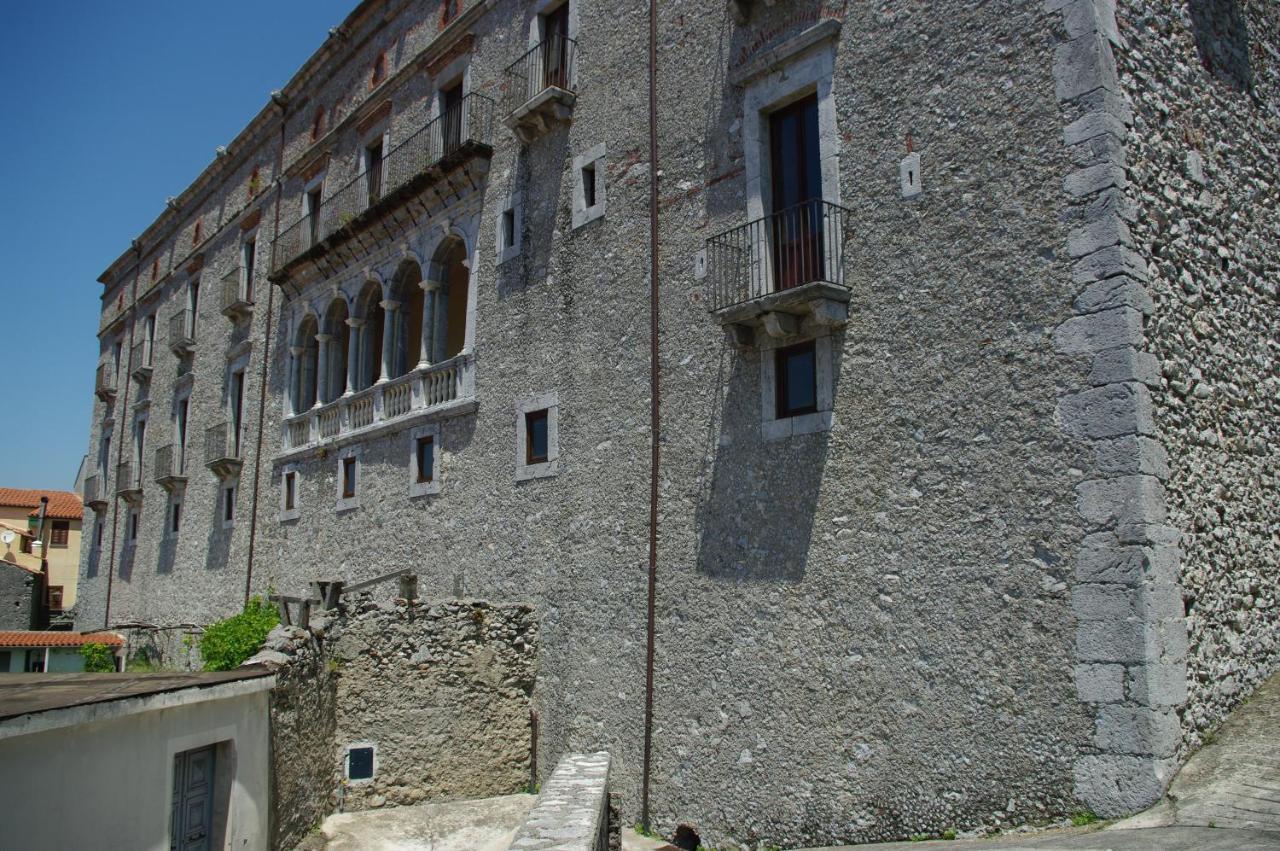Hotel Le Due Lanterne Aieta Esterno foto