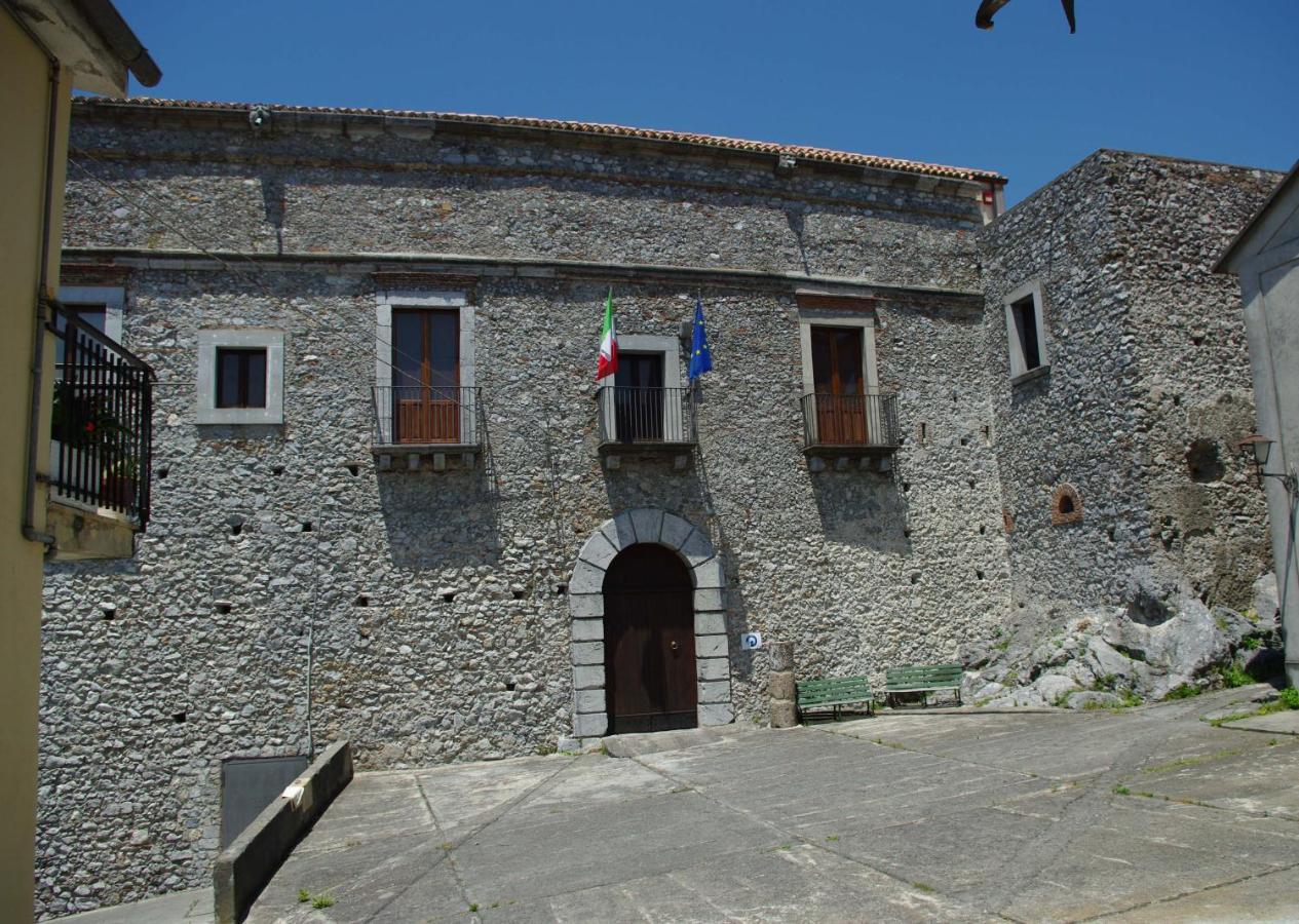 Hotel Le Due Lanterne Aieta Esterno foto