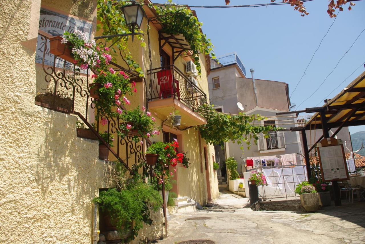 Hotel Le Due Lanterne Aieta Esterno foto