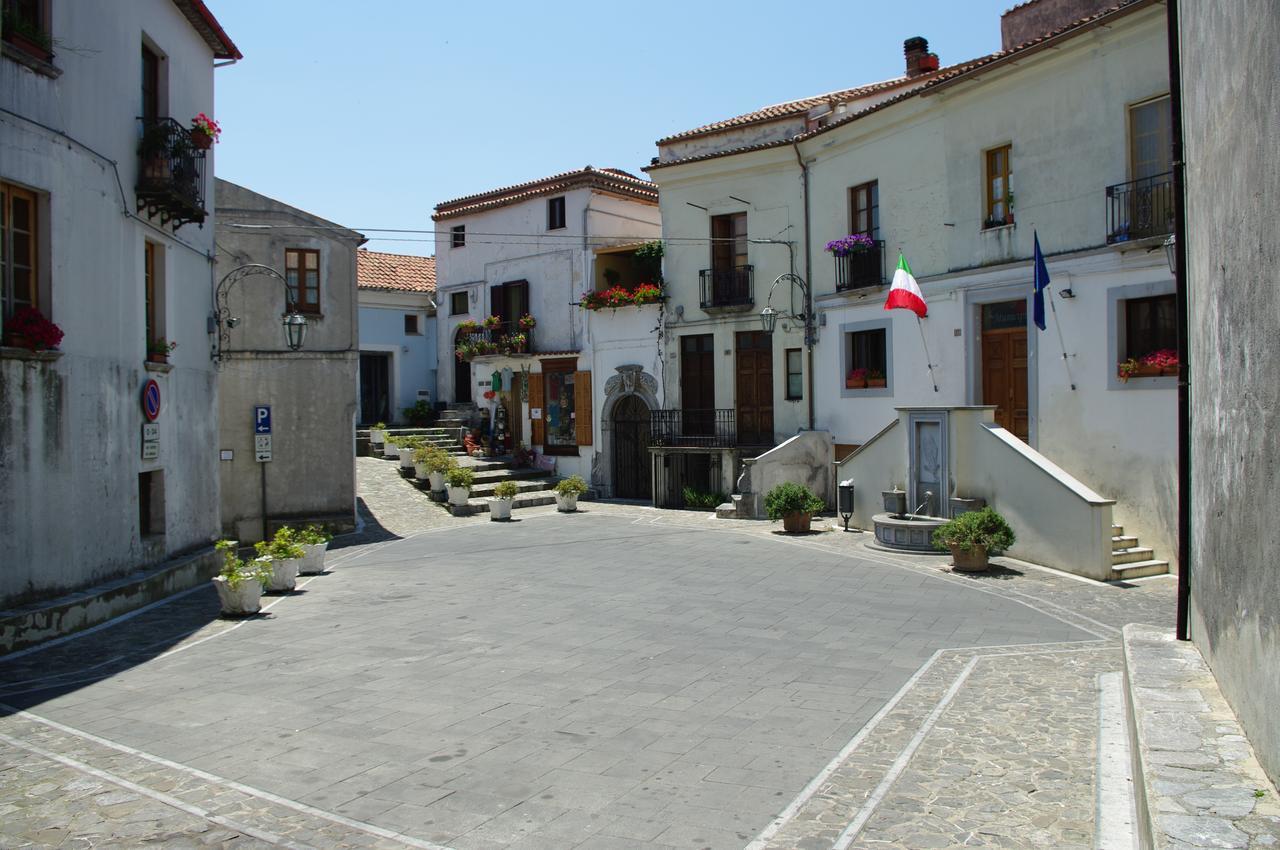 Hotel Le Due Lanterne Aieta Esterno foto