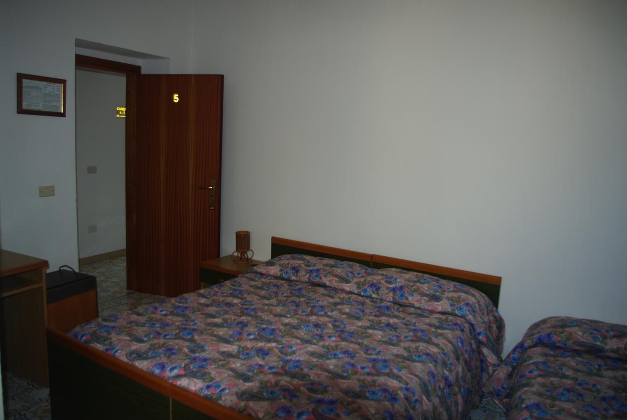 Hotel Le Due Lanterne Aieta Esterno foto