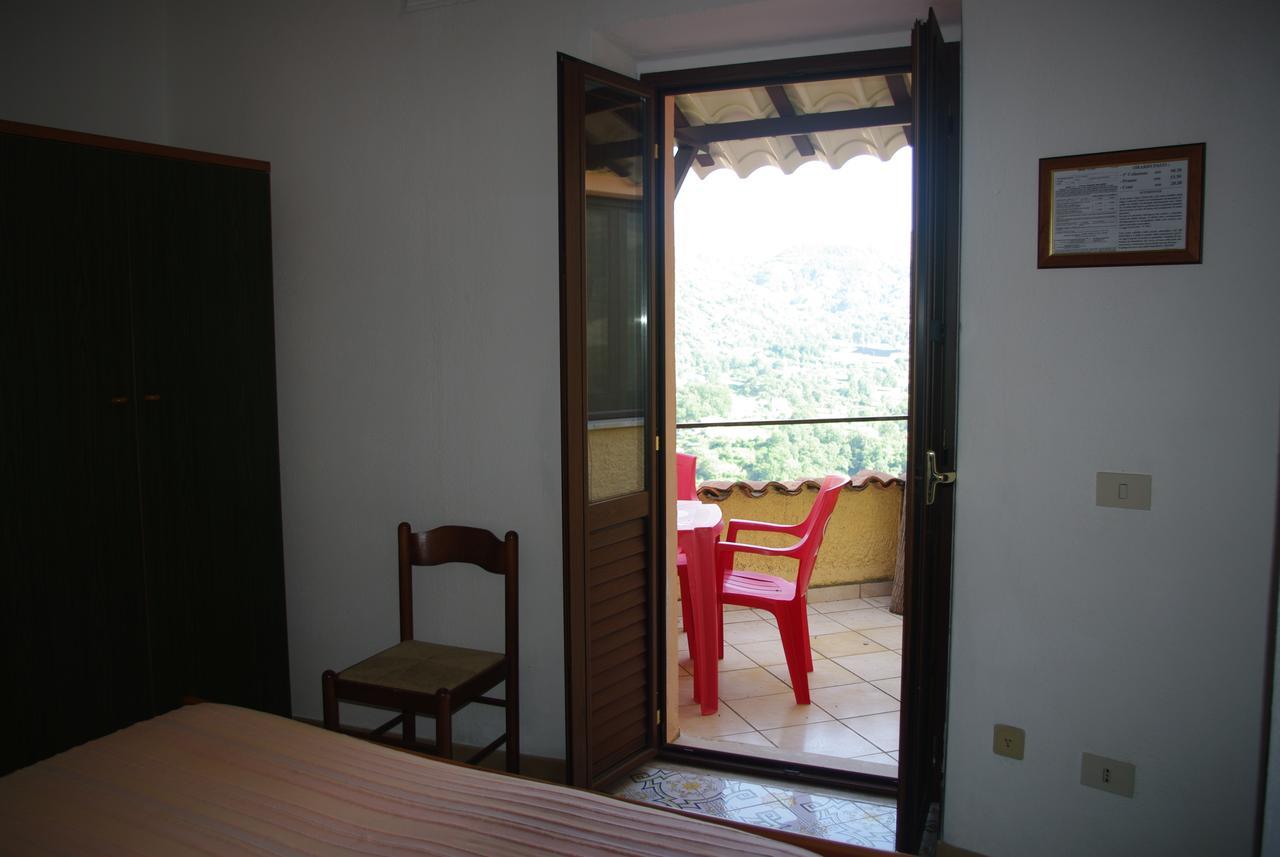 Hotel Le Due Lanterne Aieta Esterno foto