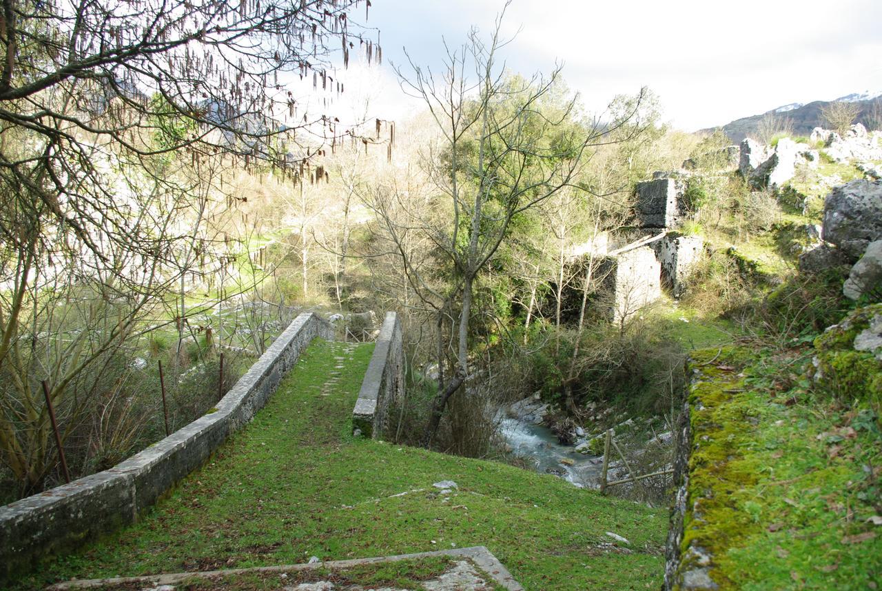 Hotel Le Due Lanterne Aieta Esterno foto