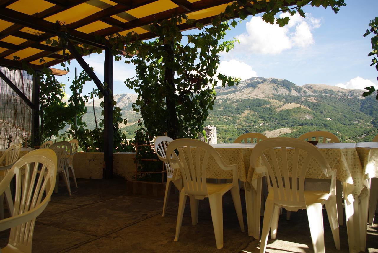 Hotel Le Due Lanterne Aieta Esterno foto